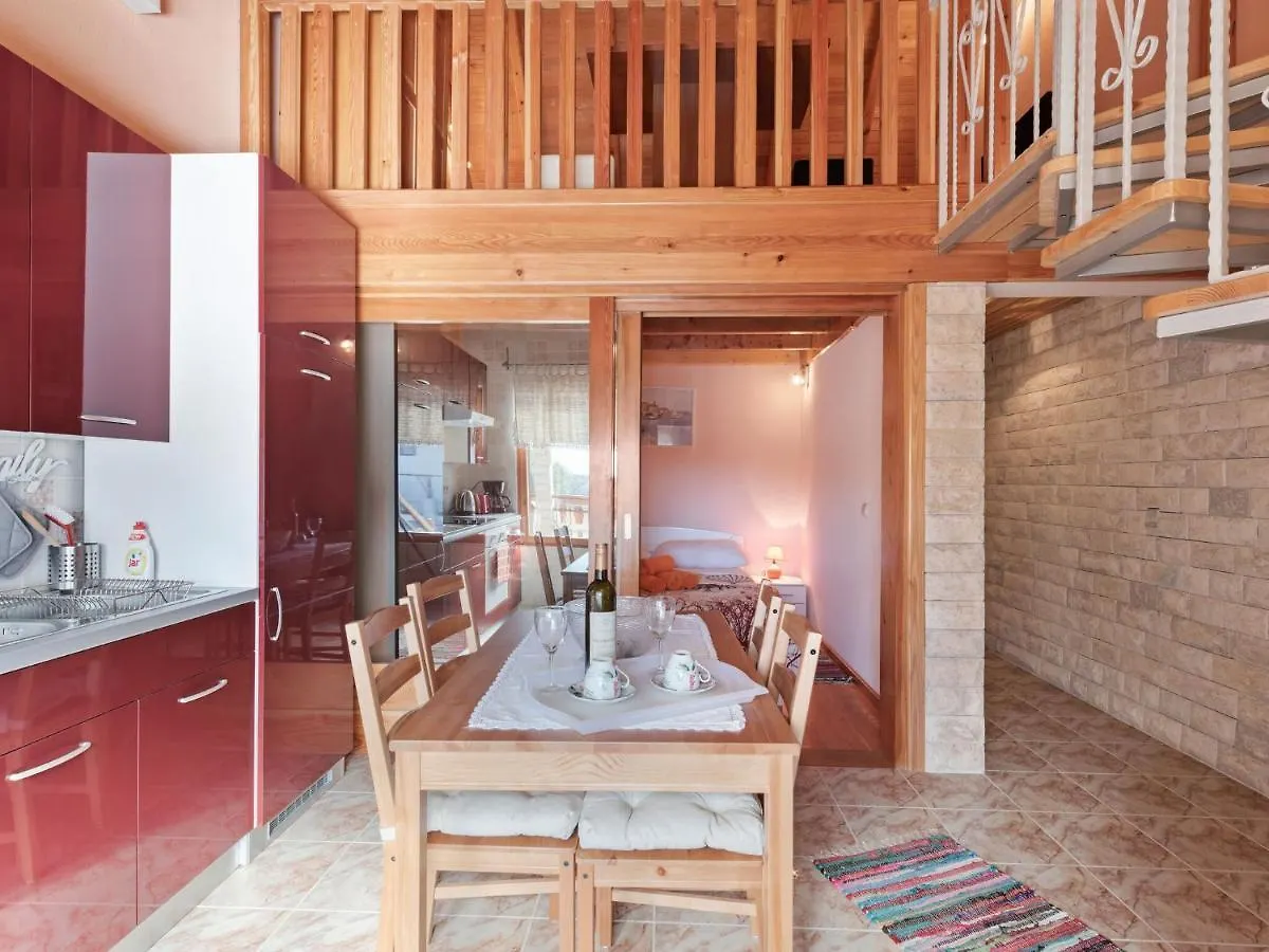 Large Holiday Home With Private Pool And Garden Polaca